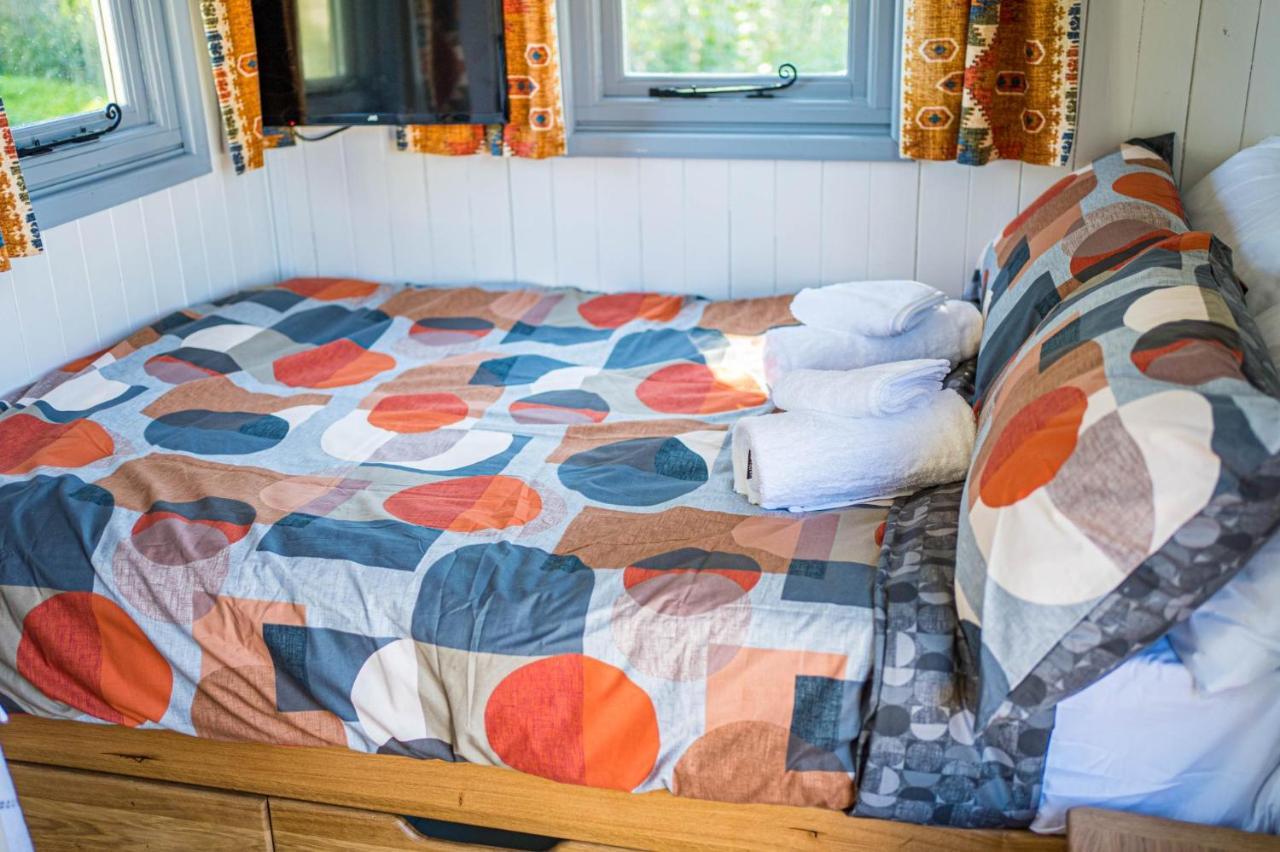 The Hideaway Hut - 1 Bed Shepherds Hut - Херефорд Экстерьер фото