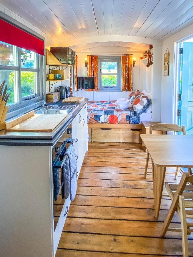 The Hideaway Hut - 1 Bed Shepherds Hut - Херефорд Экстерьер фото