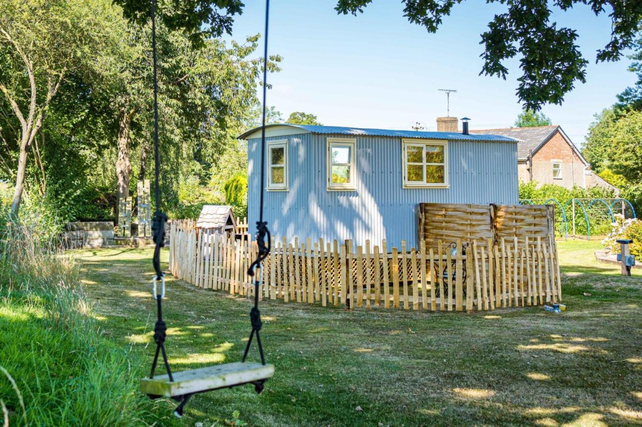 The Hideaway Hut - 1 Bed Shepherds Hut - Херефорд Экстерьер фото